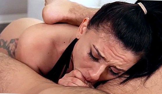 трахает в рот от первого лица, порно видео