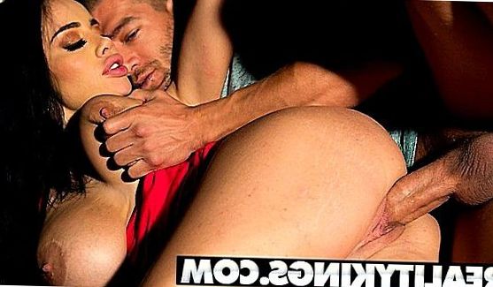 парень познакомился с красоткой на улице, посадил в машину, увез домой и трпкхнул, порно видео