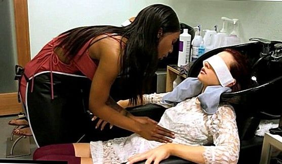 Девка раздвинула ноги на веб камеру и трахнула себя, порно видео
