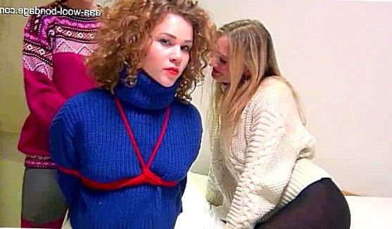 БДСМ: Красавица блондинка Devon весь фильм трахается с подругами и без, порно видео