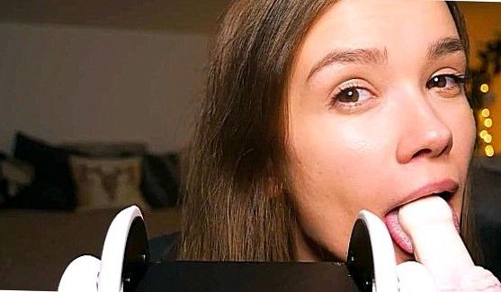 Секс Игрушки: Горячая женушка приготовила свою попку для дивного анального секса, порно видео