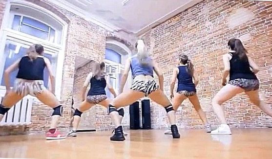 Подборки: Она предпочитает лишь глубокие связи - и в этот раз пенис входит в ее тело до упора, порно видео